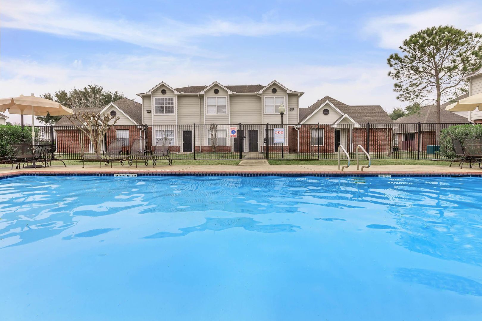 Pool at Sovereign Townhomes (4 of 5)