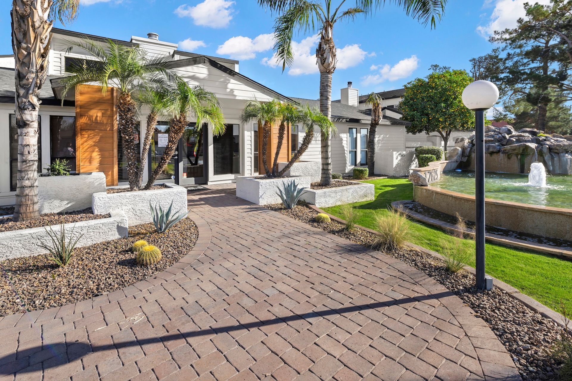 Phoenix Apartment: 17626 N 7th St.