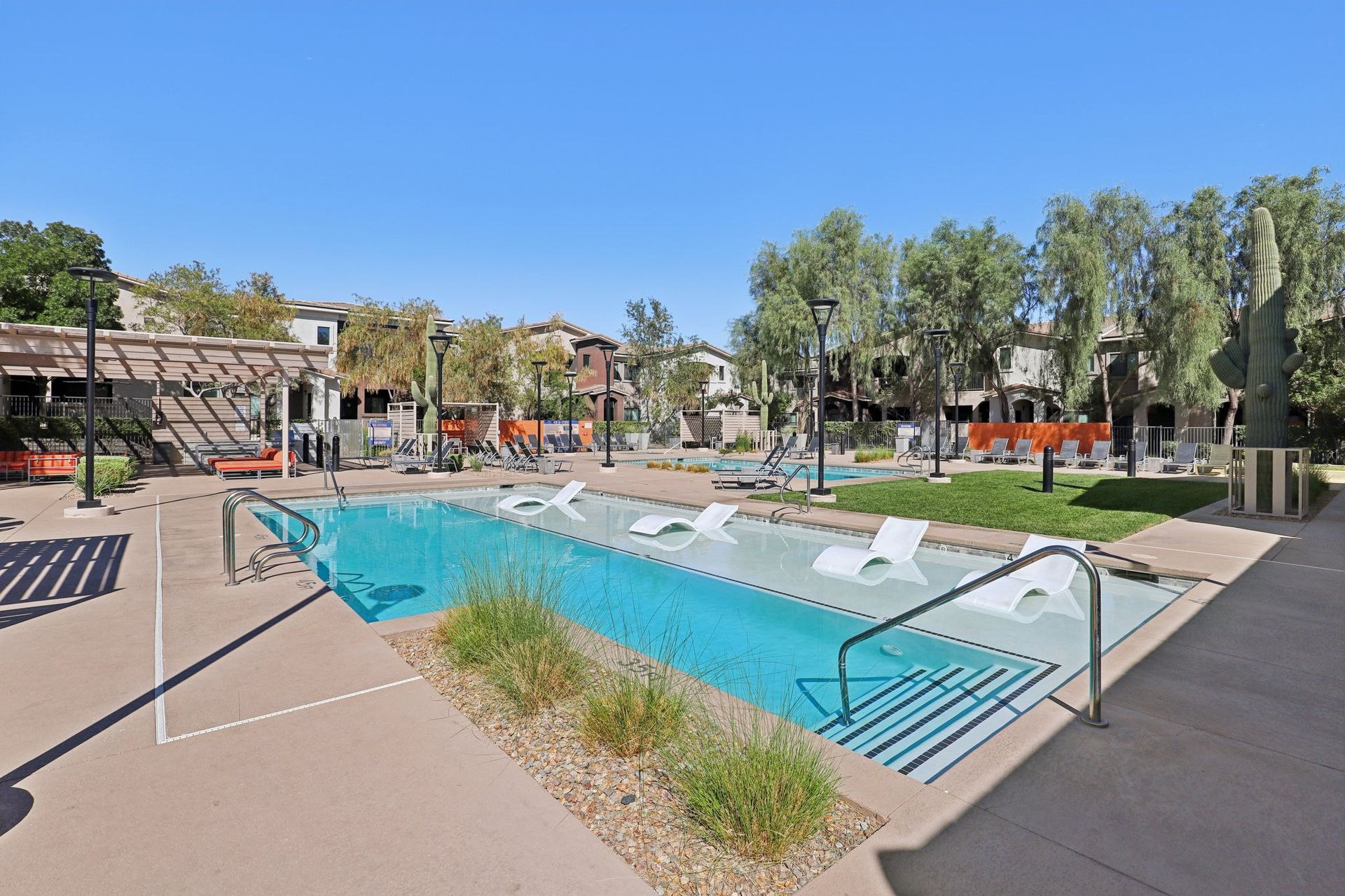 Pool at The Wyatt (4 of 8)