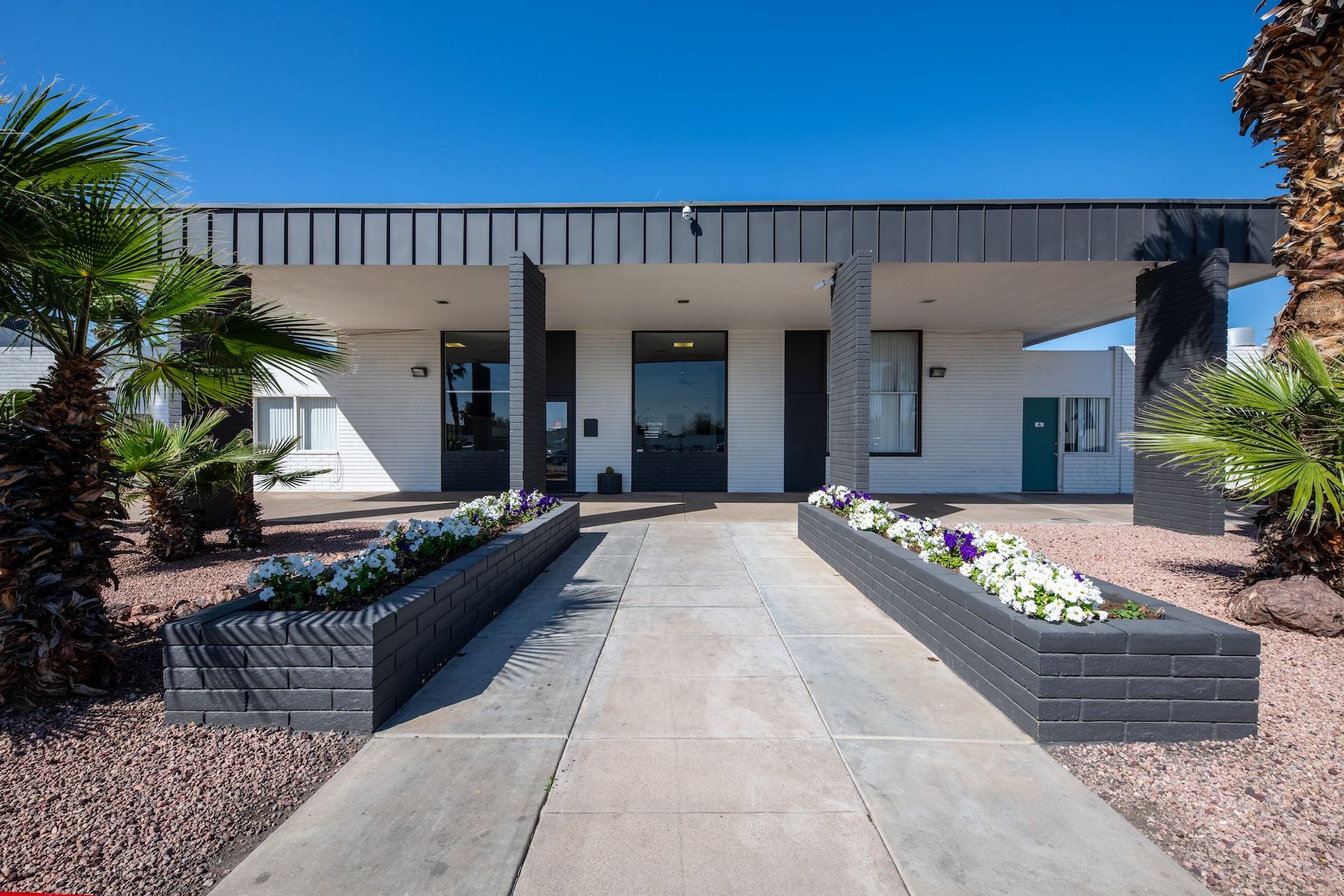 Phoenix Apartment: 2030 W Indian School Rd.