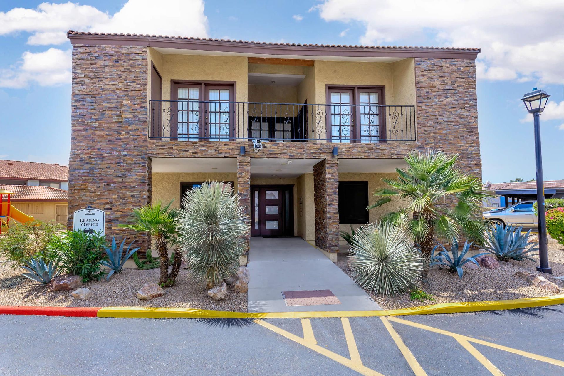 Leasing office at Lynnwood Apartments.