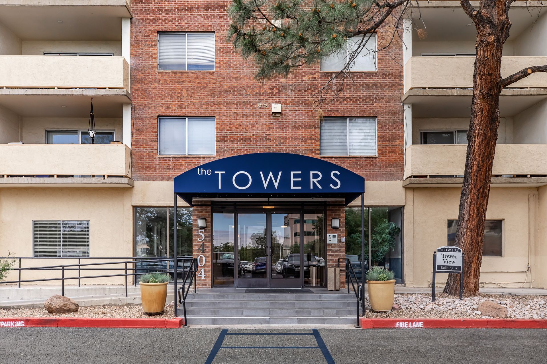 Albuquerque Apartment: 5404 Montgomery Blvd NE