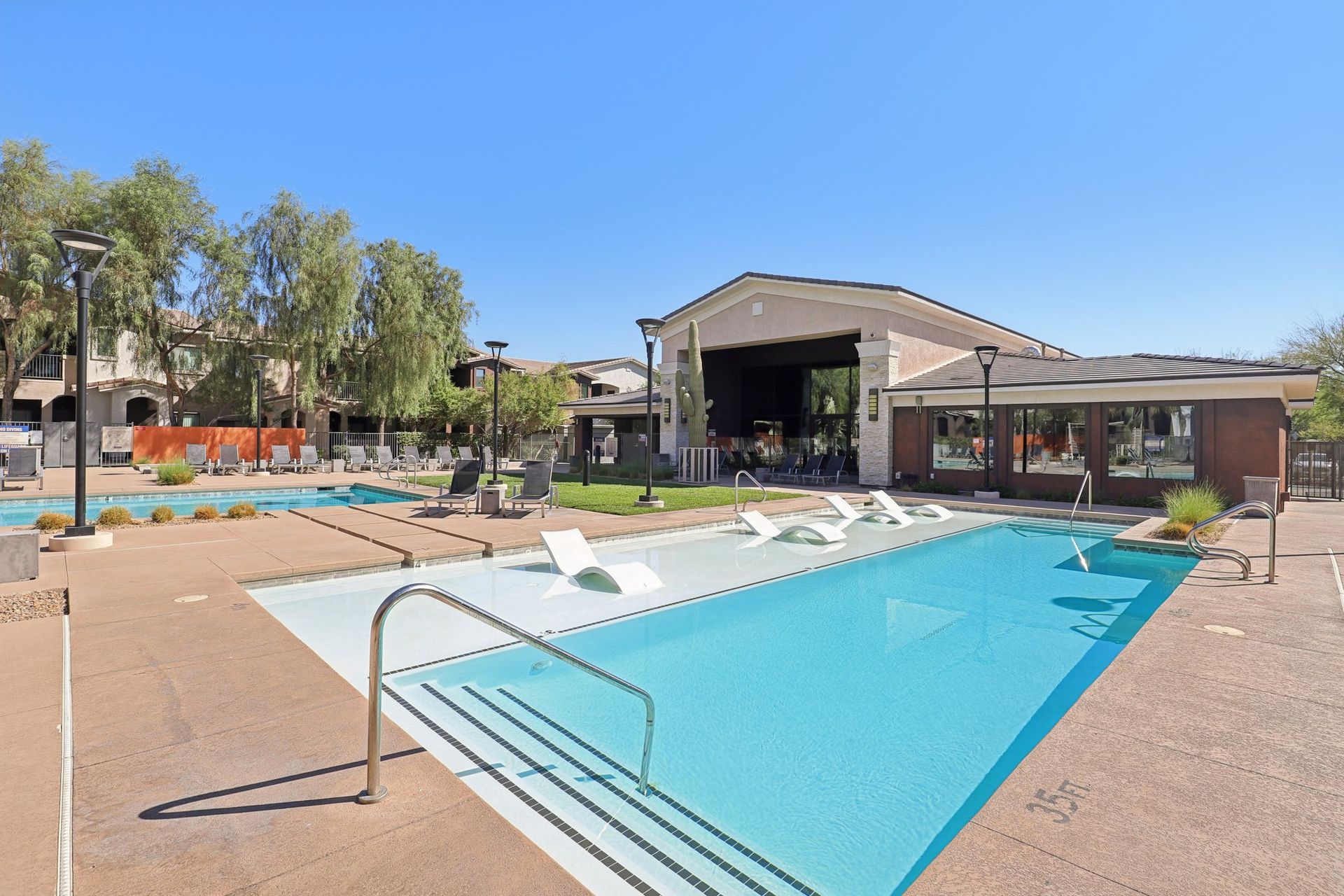Pool at The Wyatt (2 of 8)