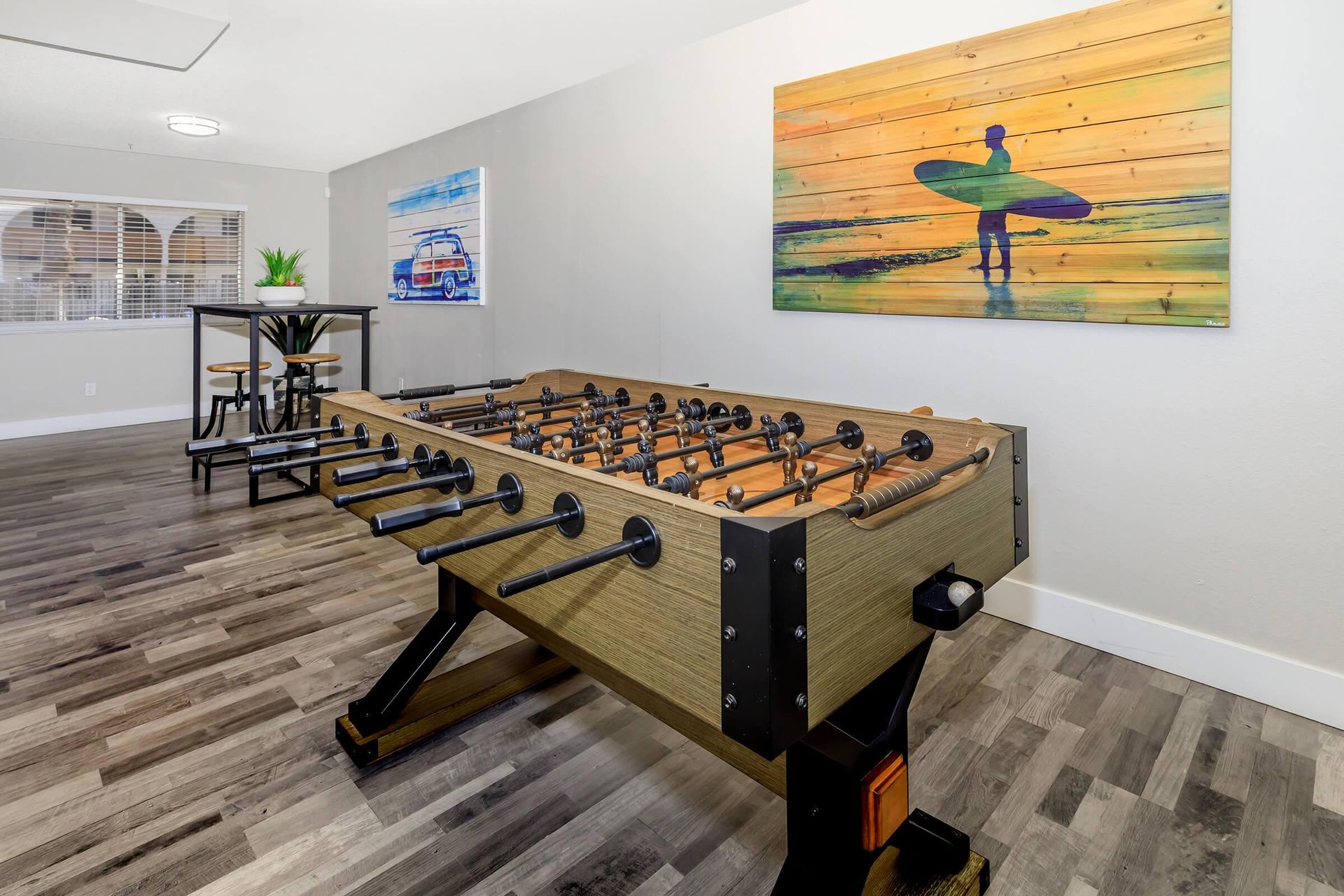 Game room at Aster on University (Tides On University)
