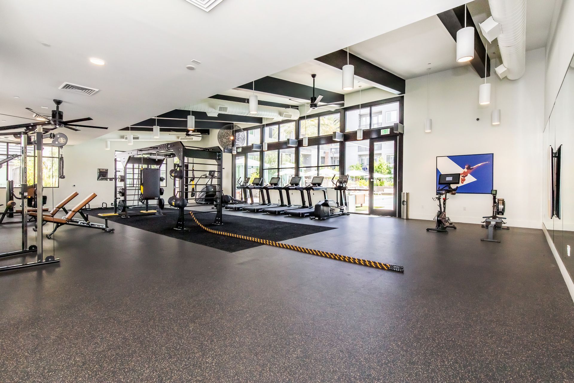 Gym at Onyx Uptown (3 of 6)