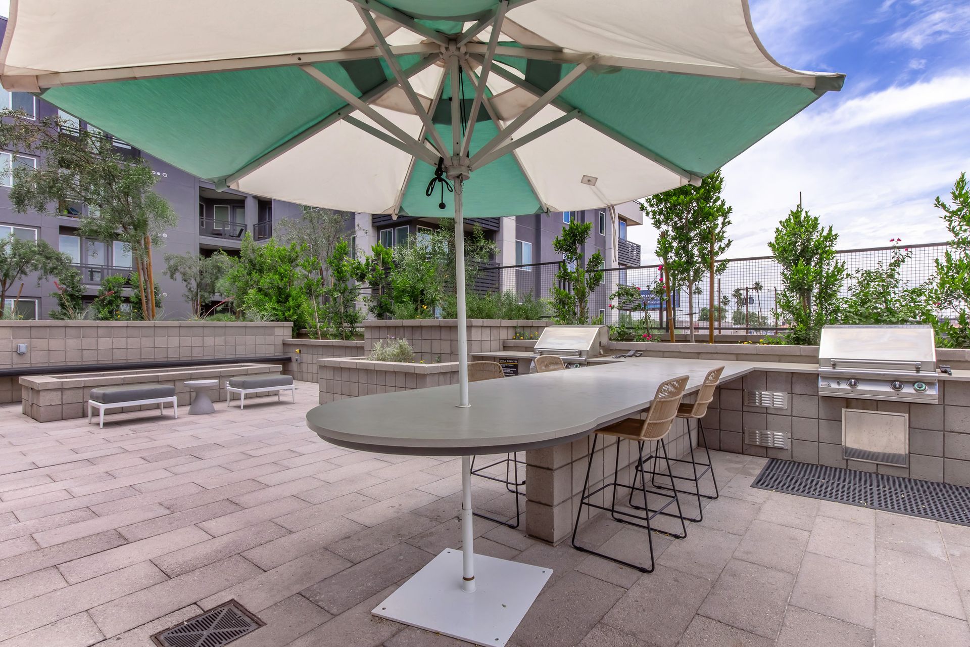 Grill area at Onyx Uptown (1 of 2)