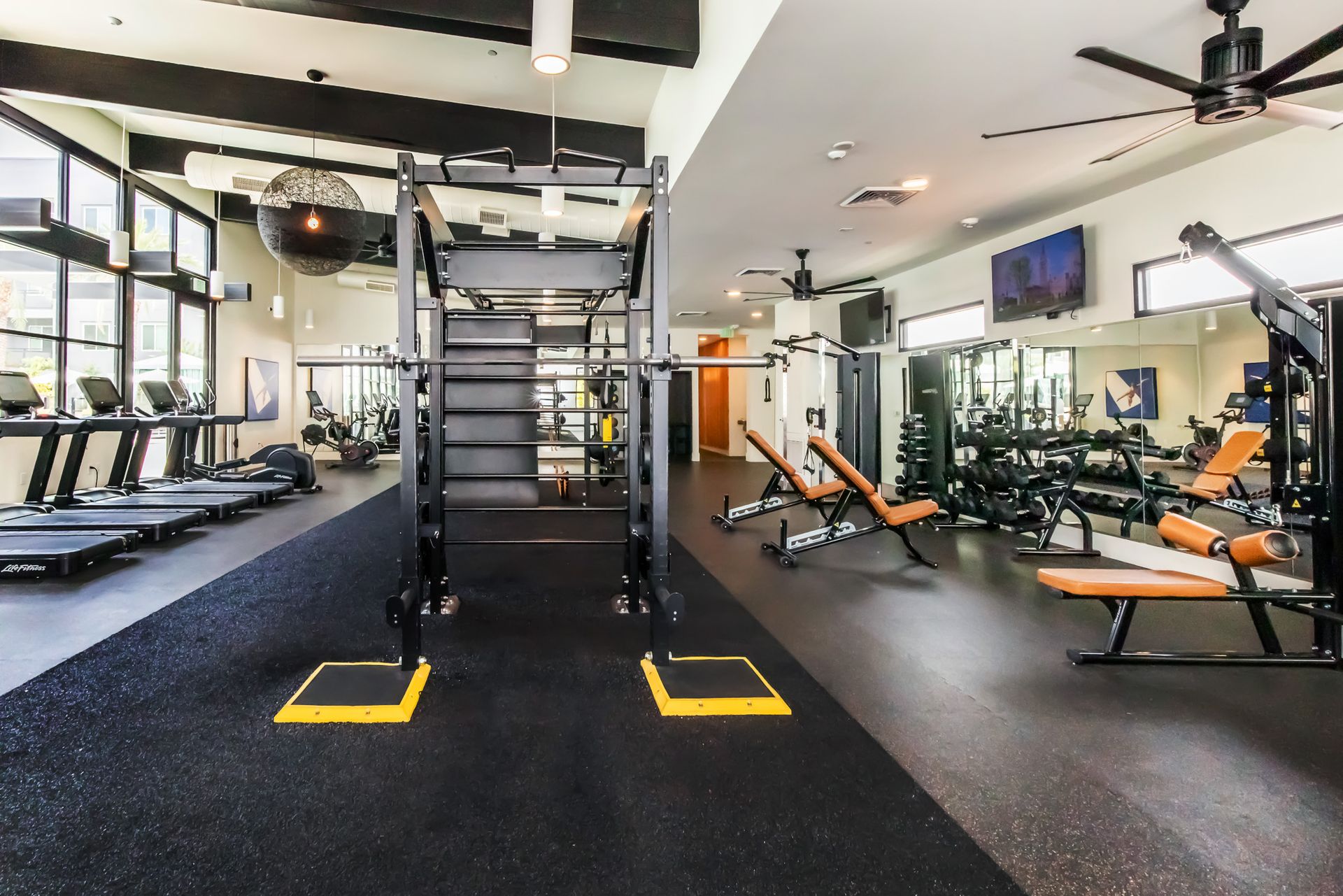 Gym at Onyx Uptown (6 of 6)