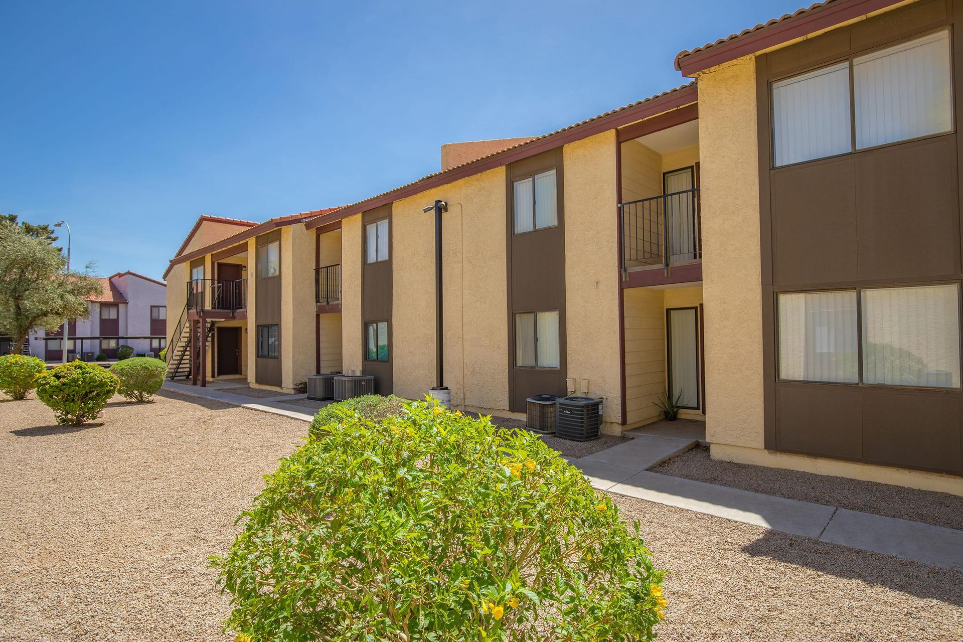 Building exterior at Lynnwood Apartments.