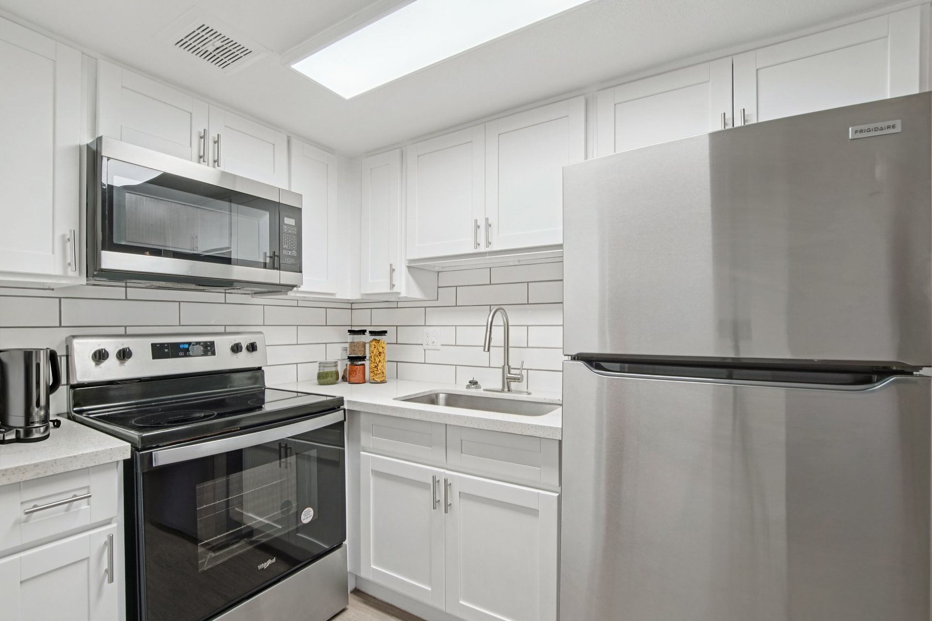 Mesa Apartment: 2240 W University DR