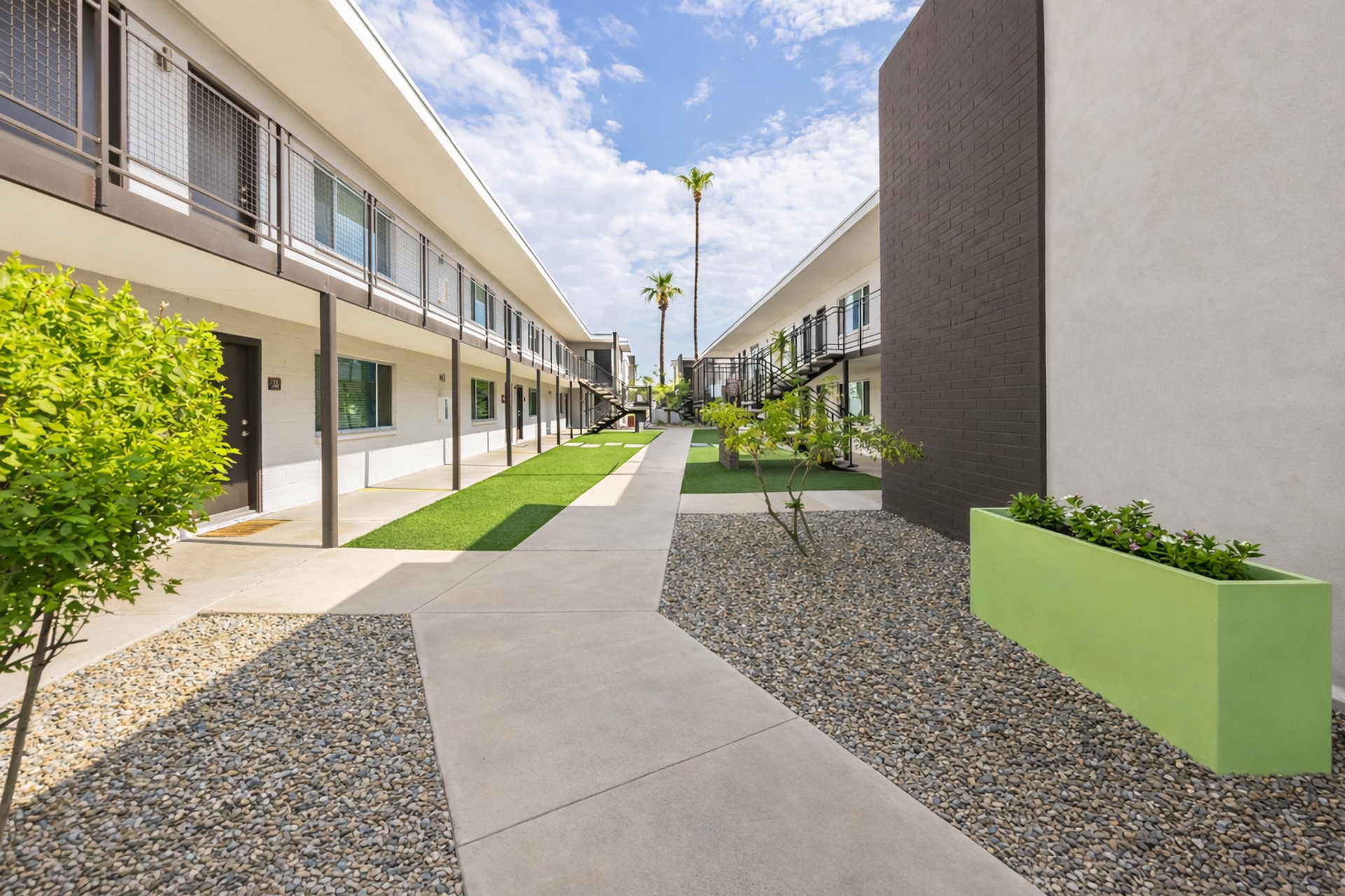 Phoenix Apartment: 1220 N 44th St.