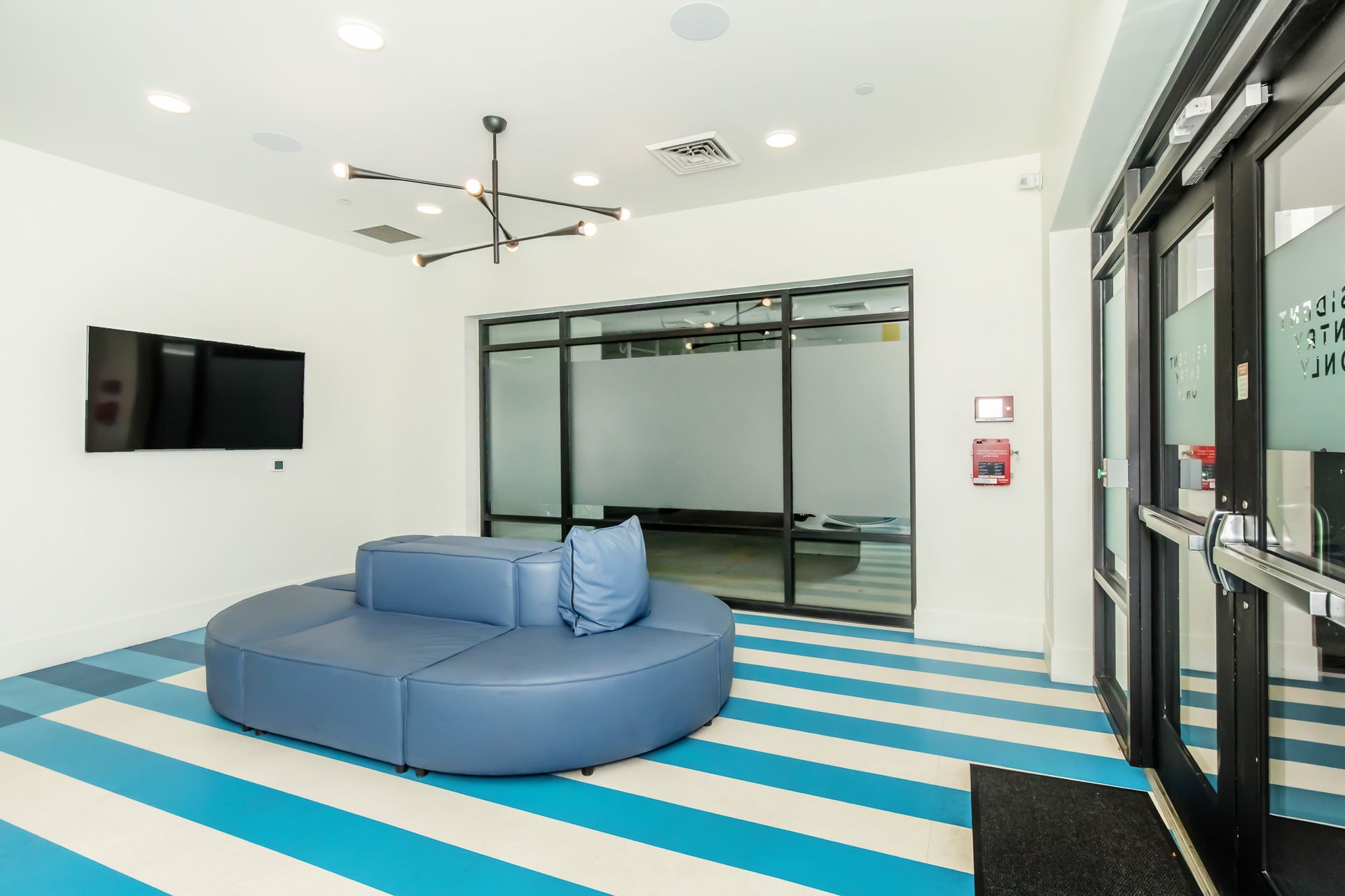 Lobby at Onyx Uptown (3 of 4)