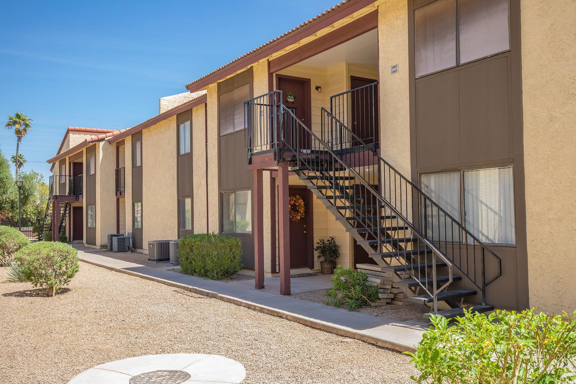 Building exterior at Lynnwood Apartments.