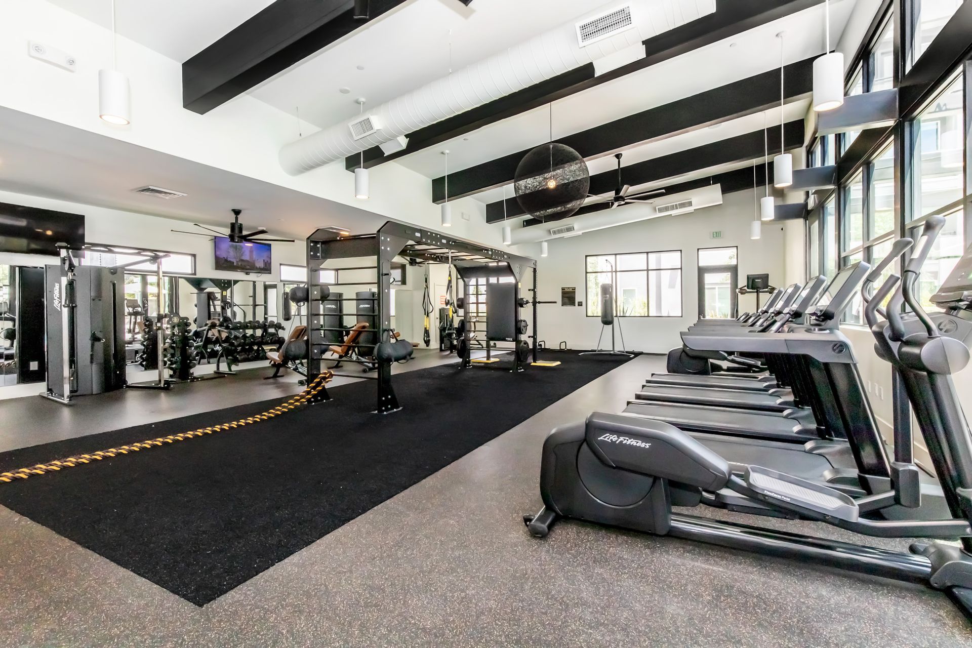 Gym at Onyx Uptown (1 of 6)