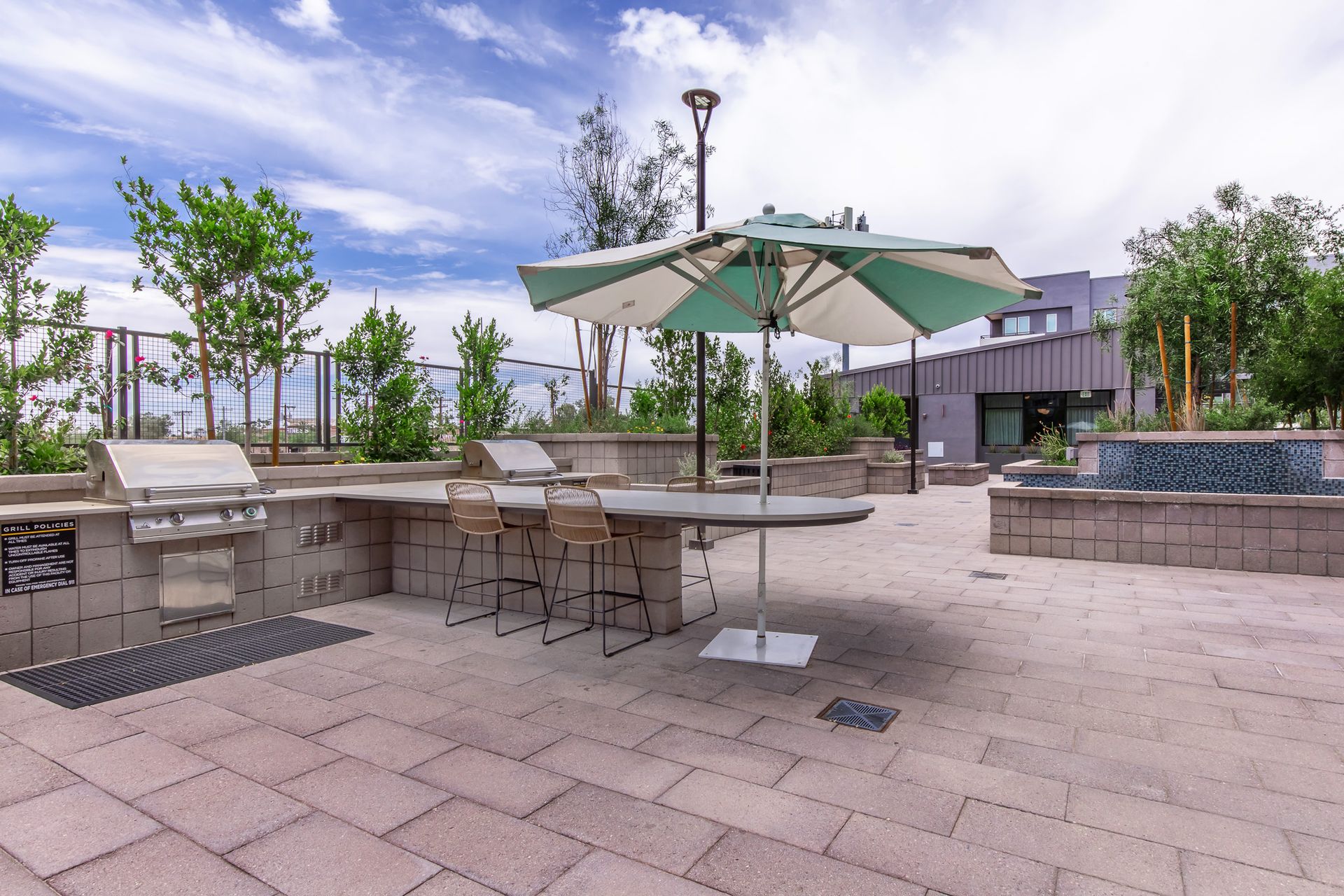 Grill area at Onyx Uptown (2 of 2)