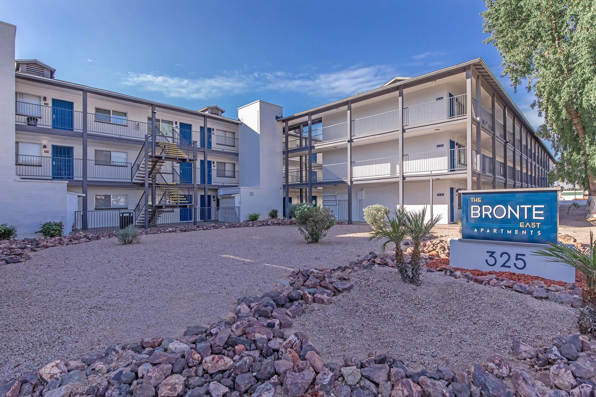 Mesa Apartment: 325 W. 5th St.