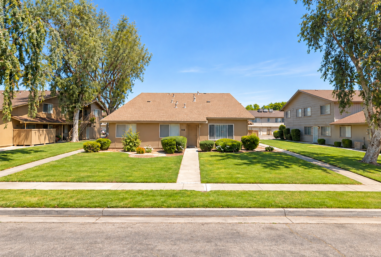 Madera Apartment: 708 Sherwood Way