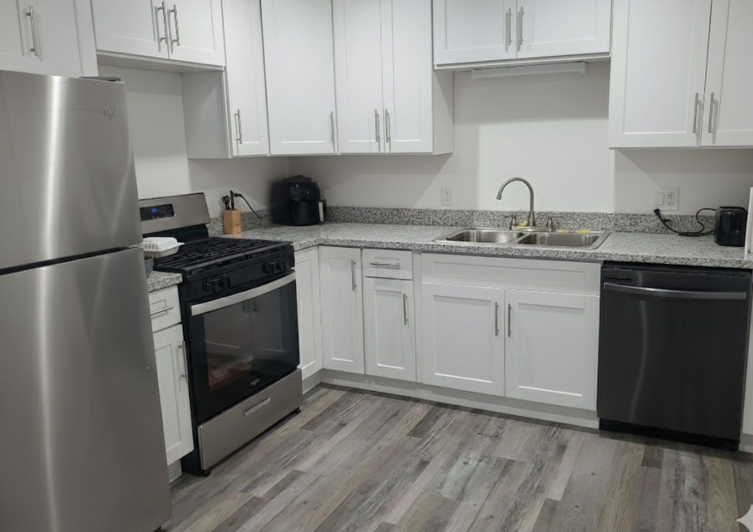 Fresno Apartment: 1937 W Shields