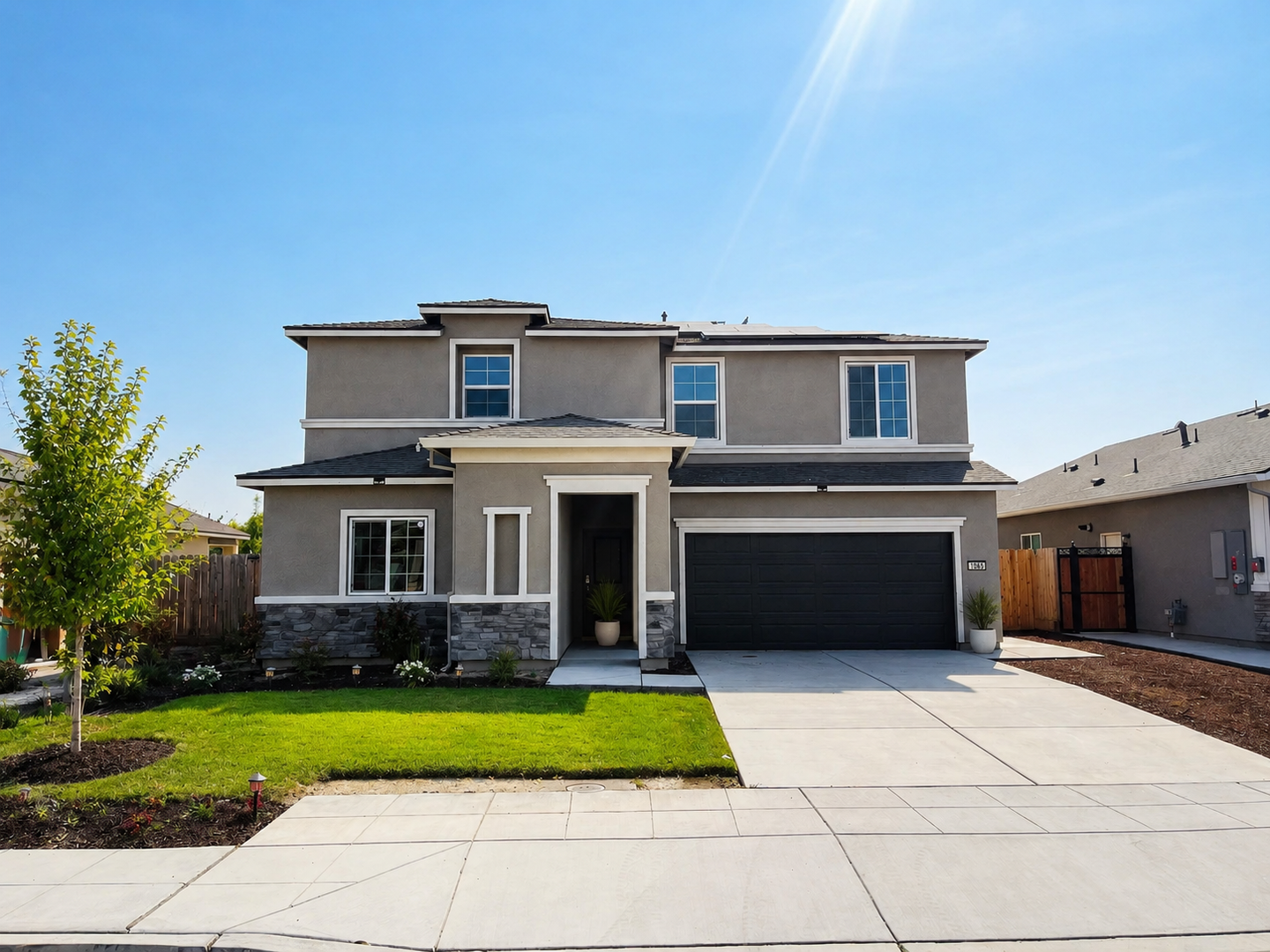 Fowler House: 1065 S Argyle Ave