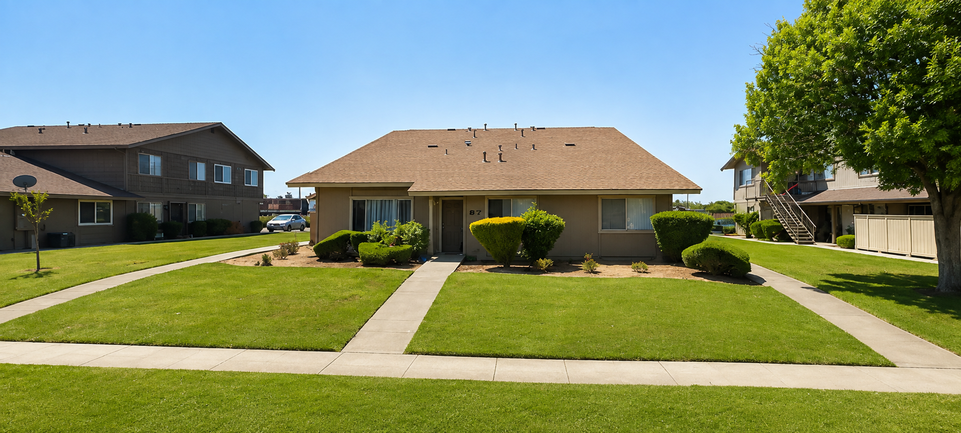 Madera Apartment: 812 Green Way Ave