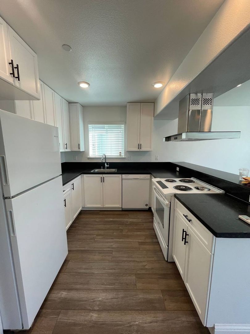 Fresno Apartment: 1540 B Street