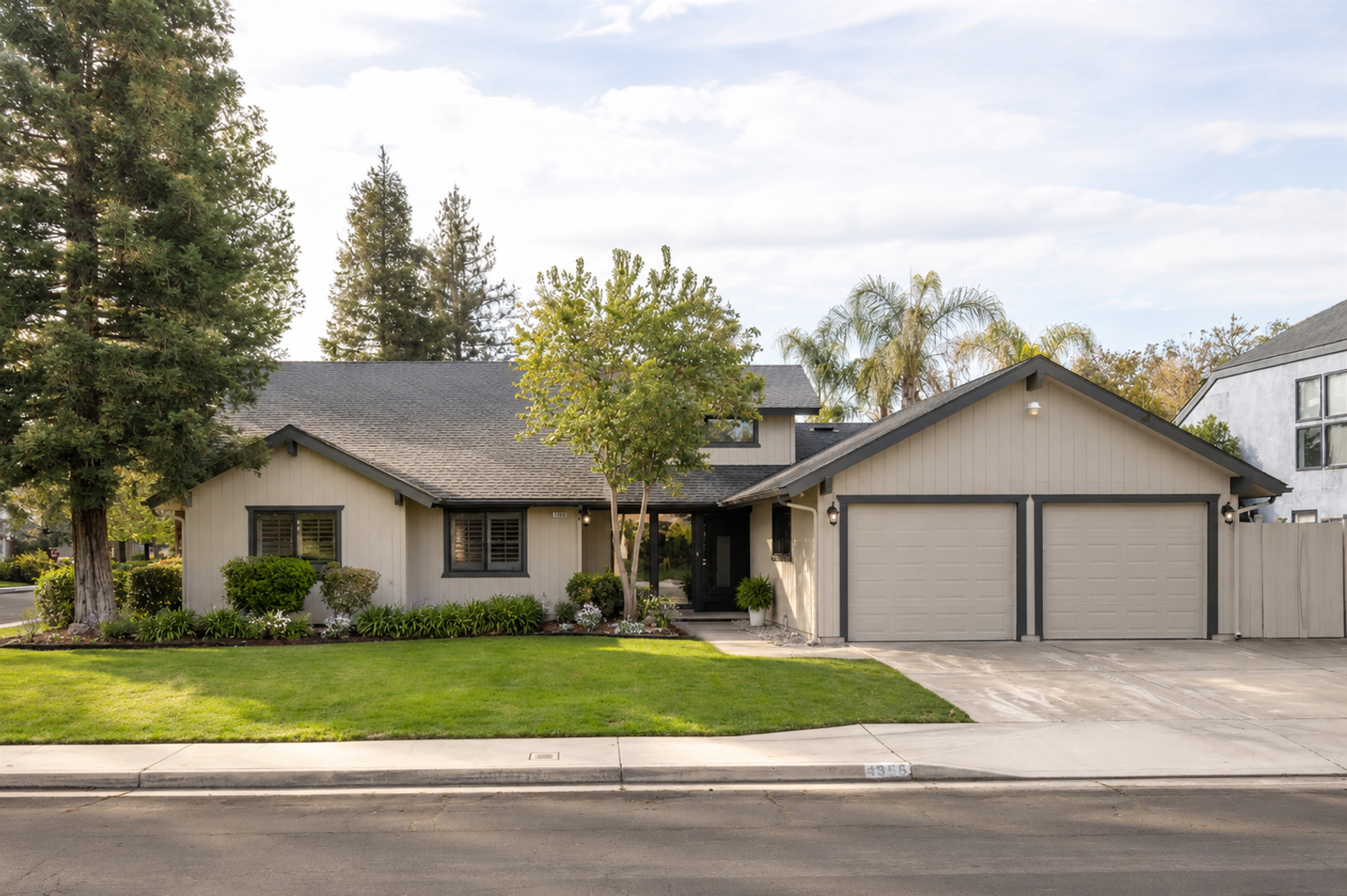 Clovis House: 1966 Richert Avenue