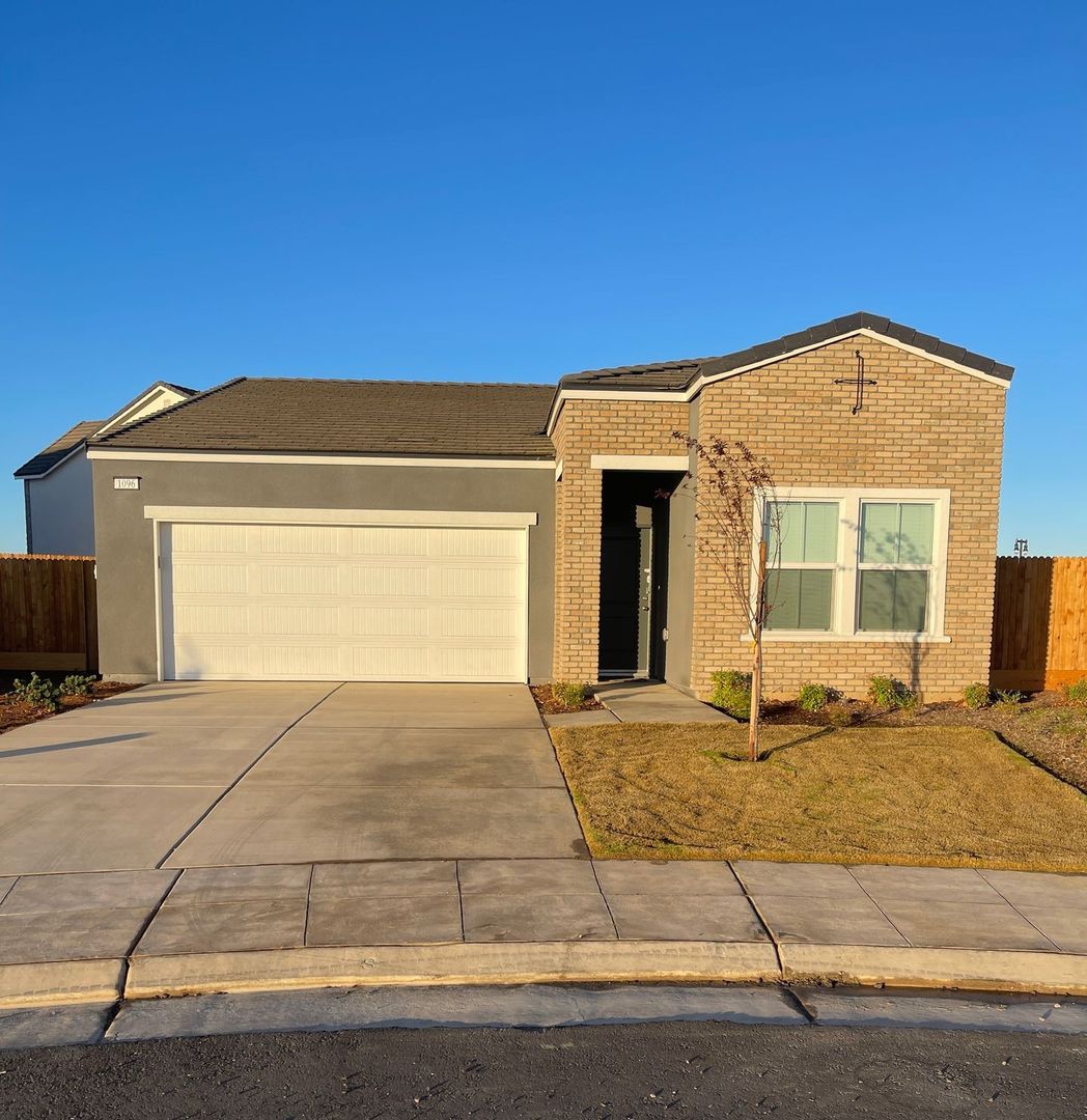 Madera House: 1096 Deerhorn Drive