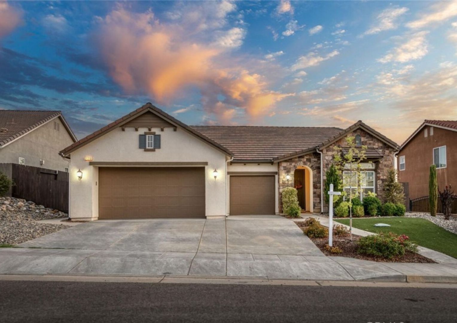 Friant House: 21250 Lago Bello Ln