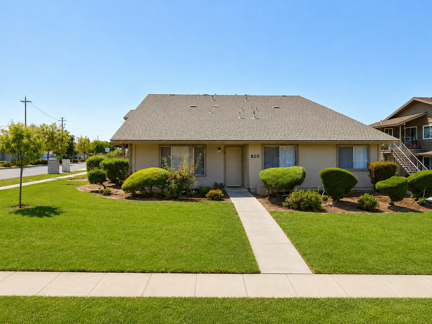 Madera Apartment: 820 Green Way Ave
