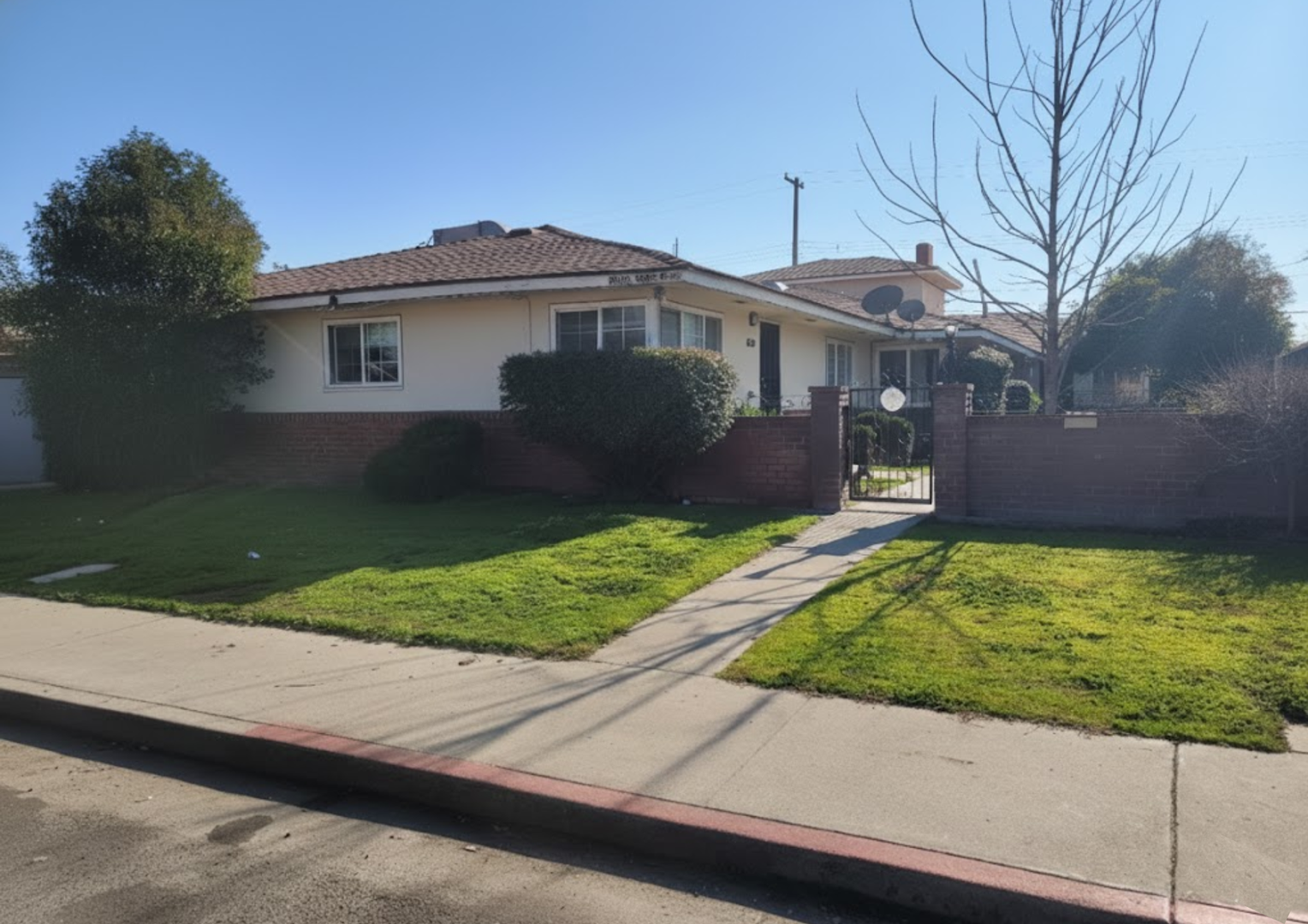 Fresno Apartment: 3486 E Clinton Ave