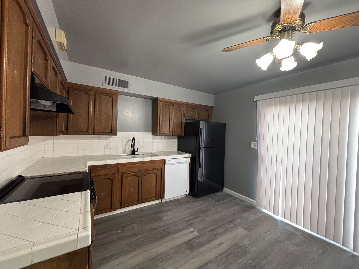 Fresno Apartment: 6052 N College Ave