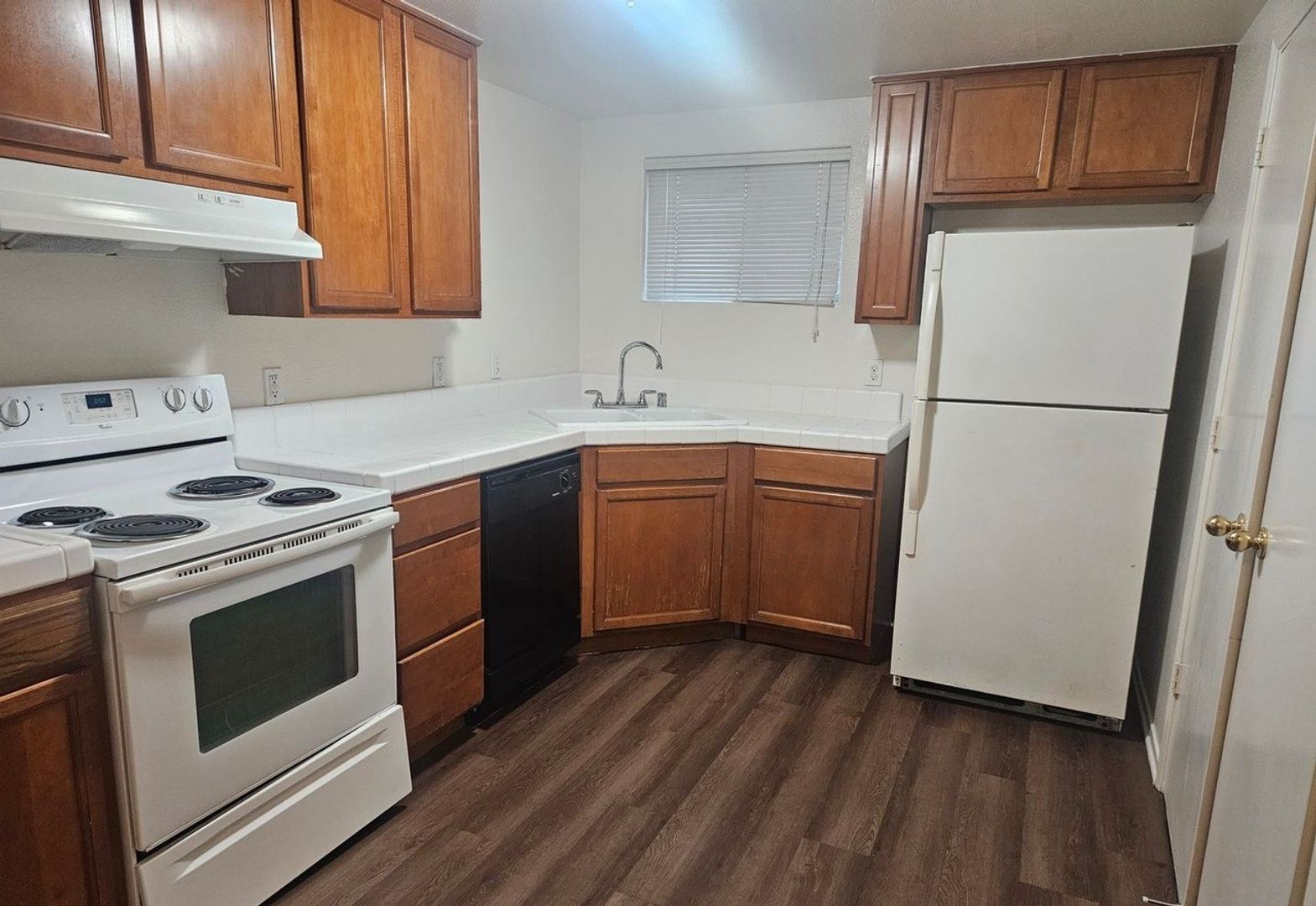 Fresno Apartment: 1102 E Hedges Ave