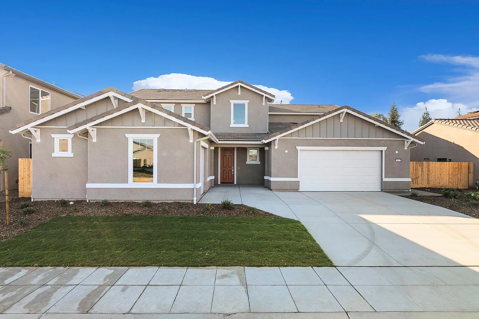 Fresno House: 6913 E Harvard Ave