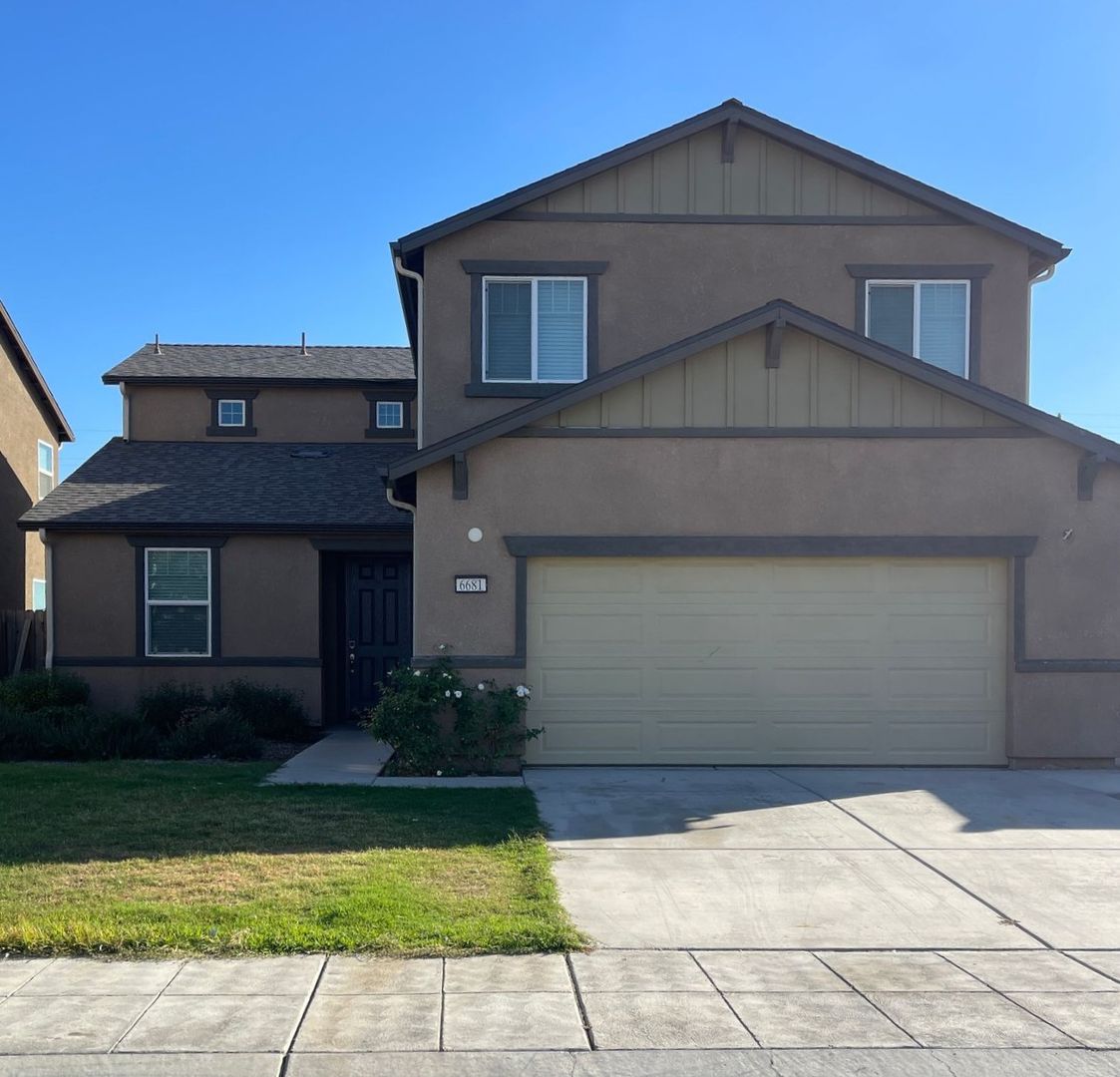 Fresno House: 6681 E Cambridge Ave