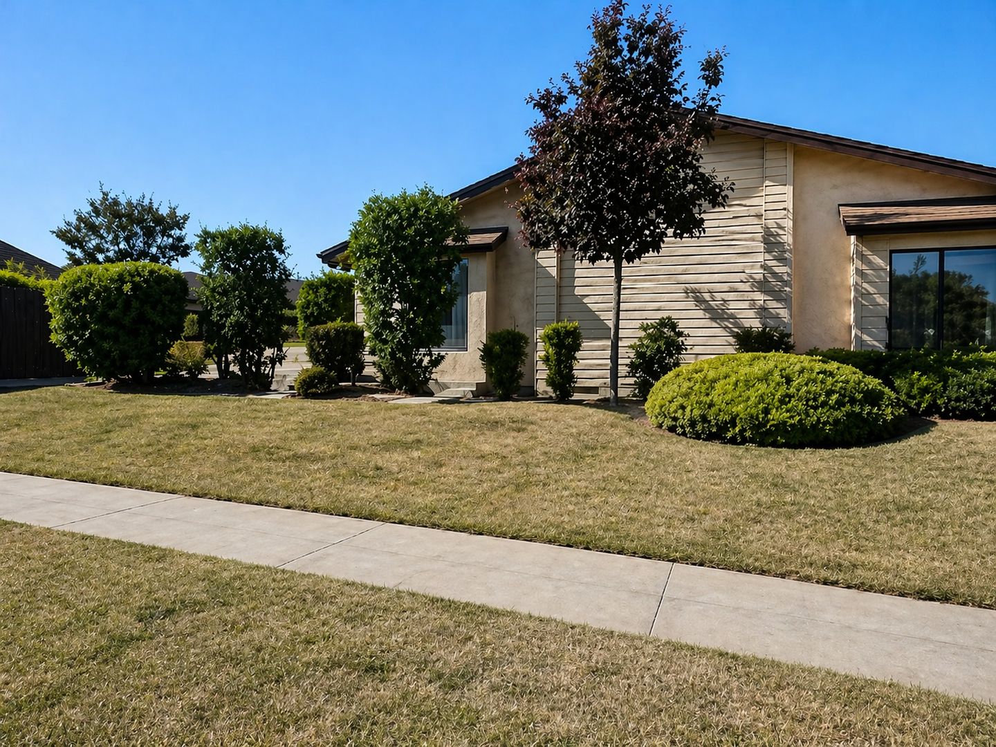 Fresno Apartment: 3839 E Hampton Way