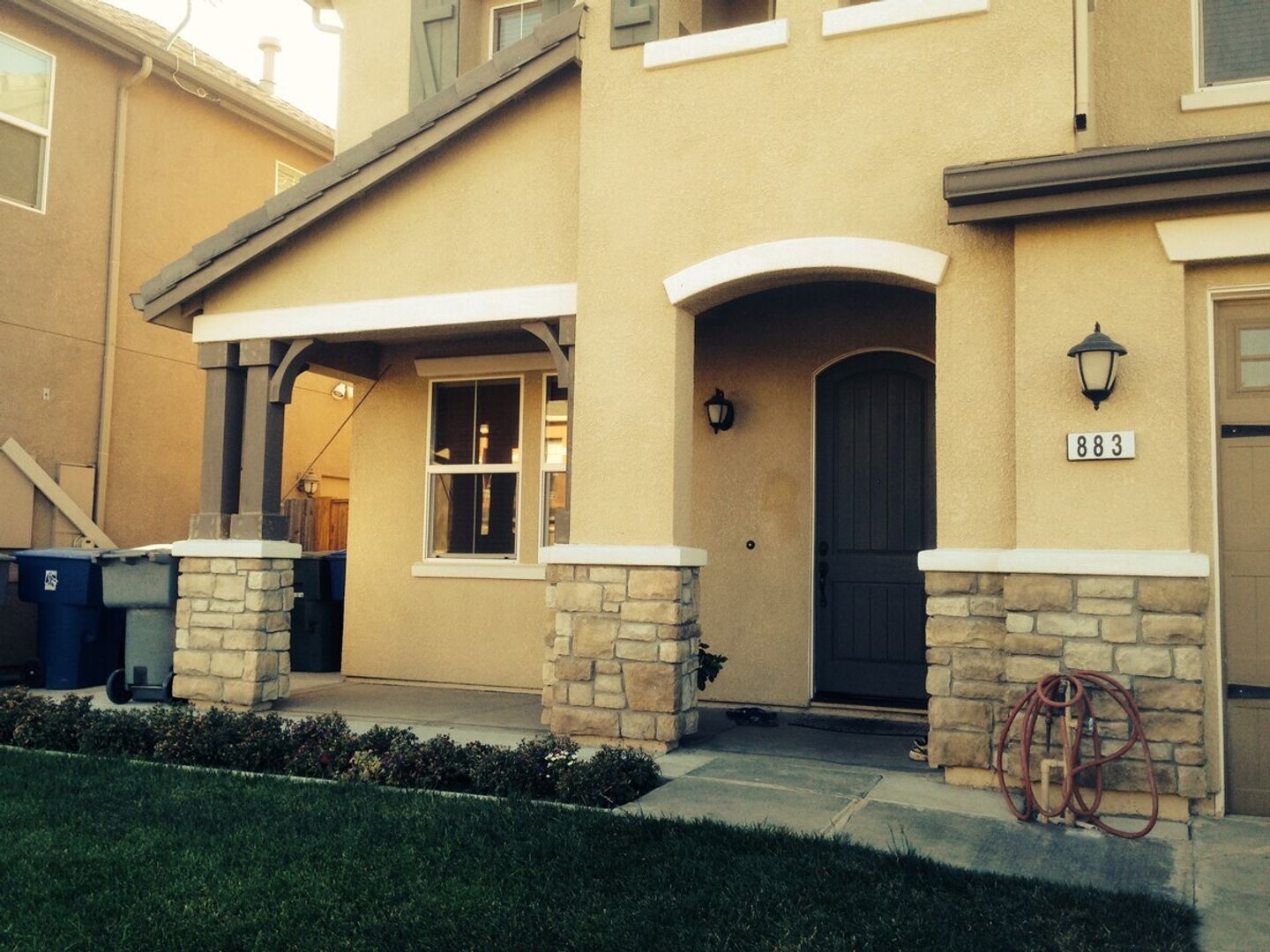 Madera House: 883 Kiwi St