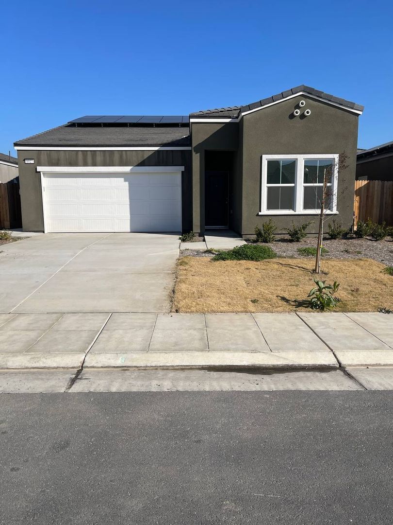 Madera House: 1027 Deerhorn Dr West