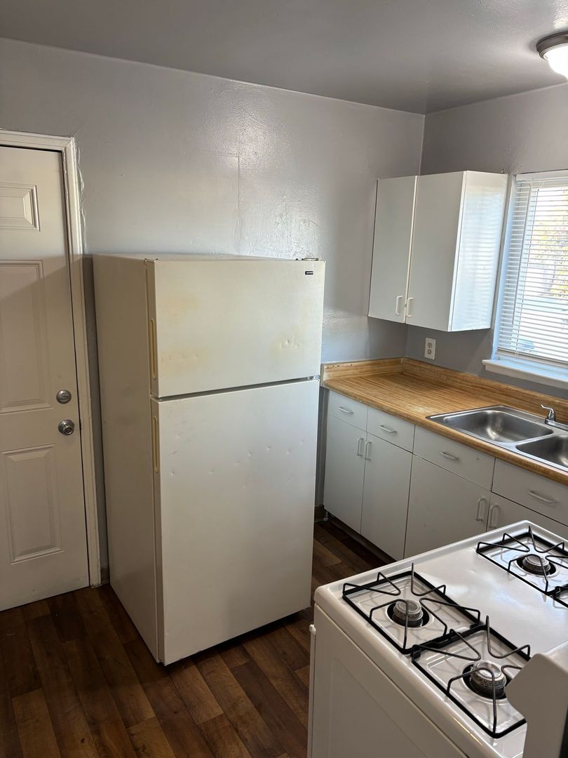 Fresno Apartment: 1510 N Brooks Ave