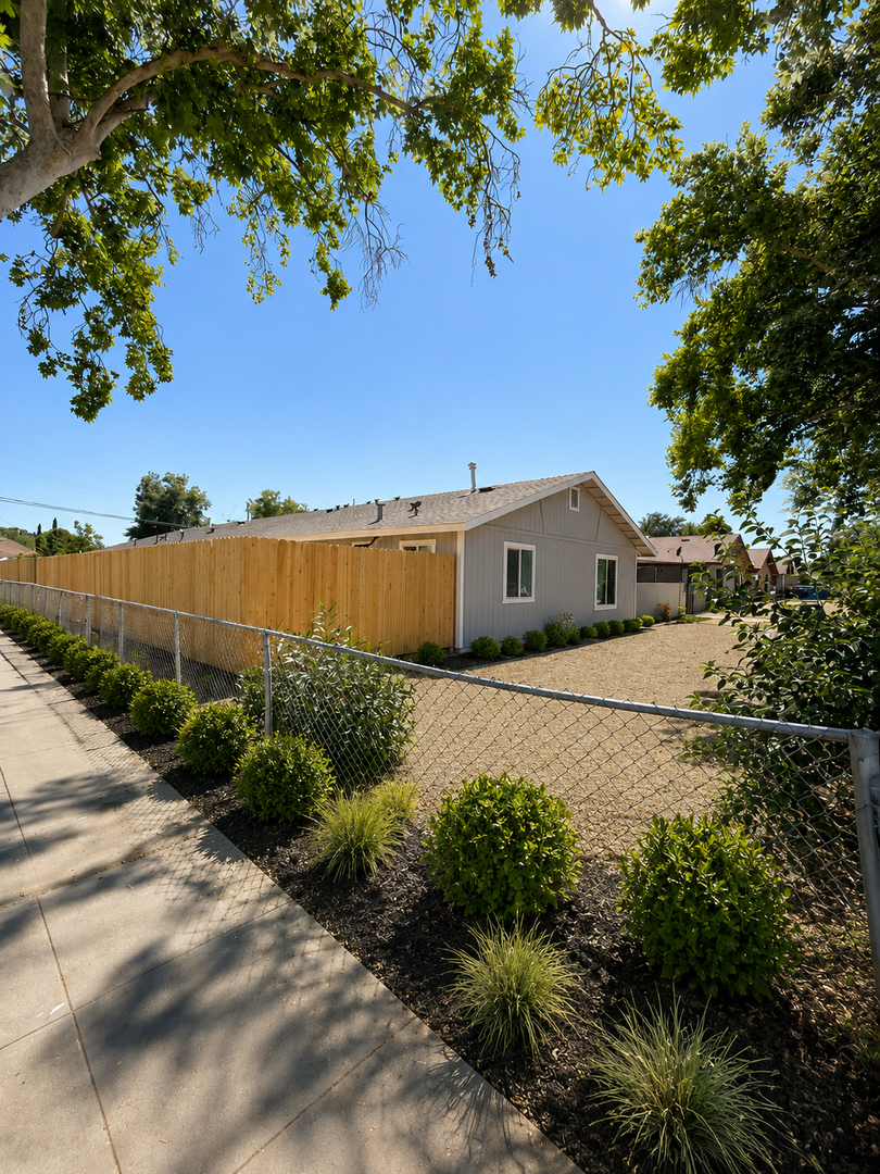 Fresno Apartment: 148 E Amador Street