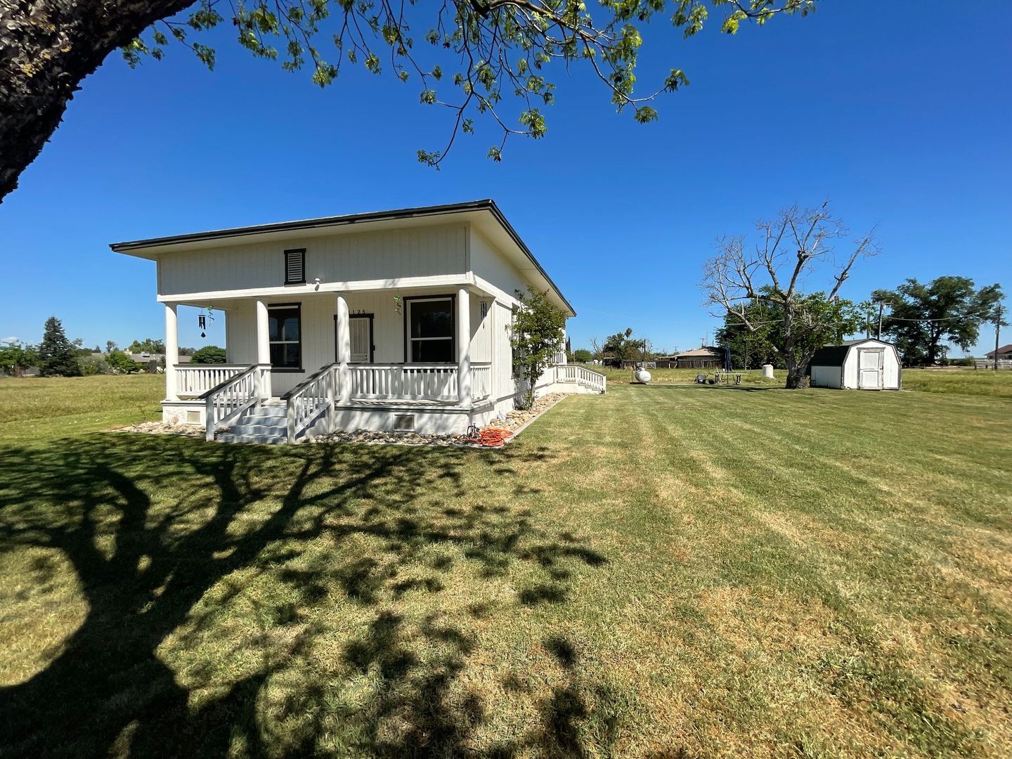 Madera House: 11125 Iowa Steet