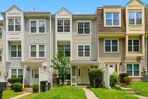 Charming 3BR Townhome Near Occoquan and I-95 – photo 1