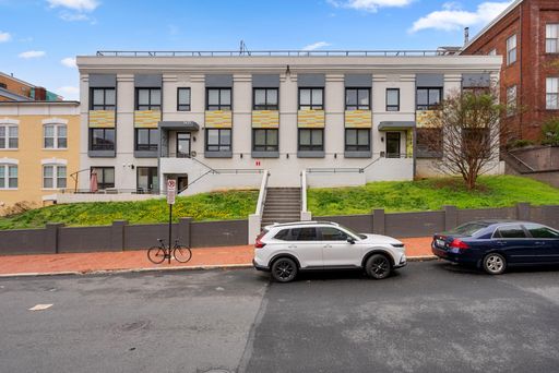 Clean, bright, and stylishly updated one-bedroom, one-bath condo is nestled in the heart of vibrant Adams Morgan – photo 1