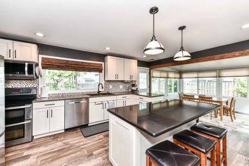 Remodeled 4BR, 2.5BA home in a quiet alcove of Sugarland Run on cul-de-sac lot* – photo 1