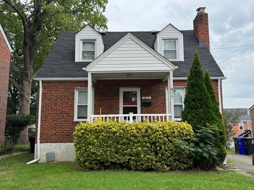 Charming, all brick house for rent! – photo 1