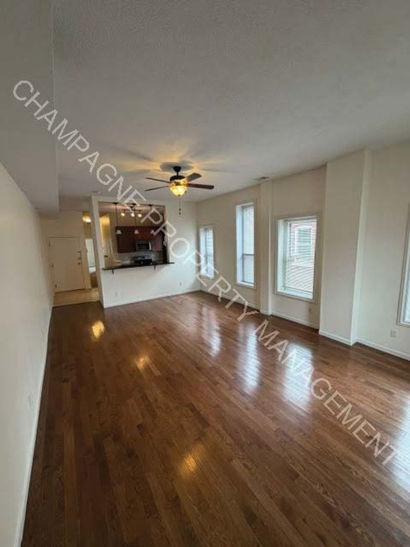 Kansas City Apartment: 1646/1648 Summit Street