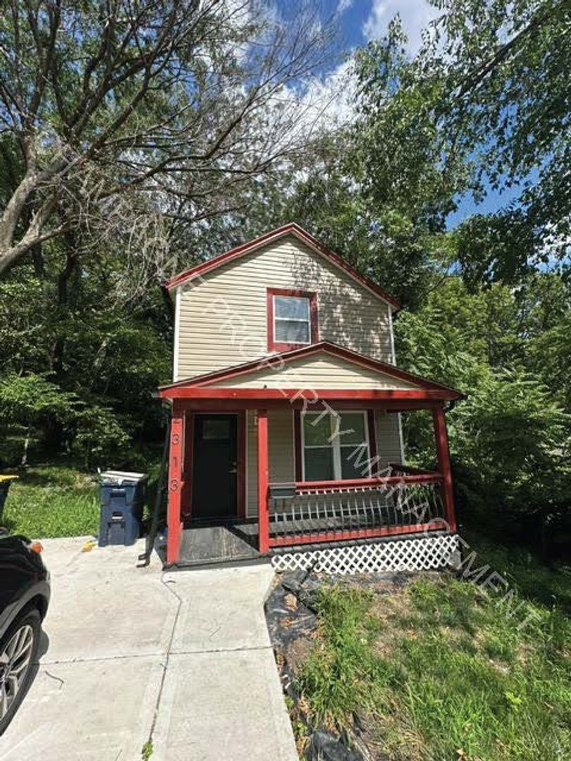 Kansas City House: 2313 Michigan Ave.