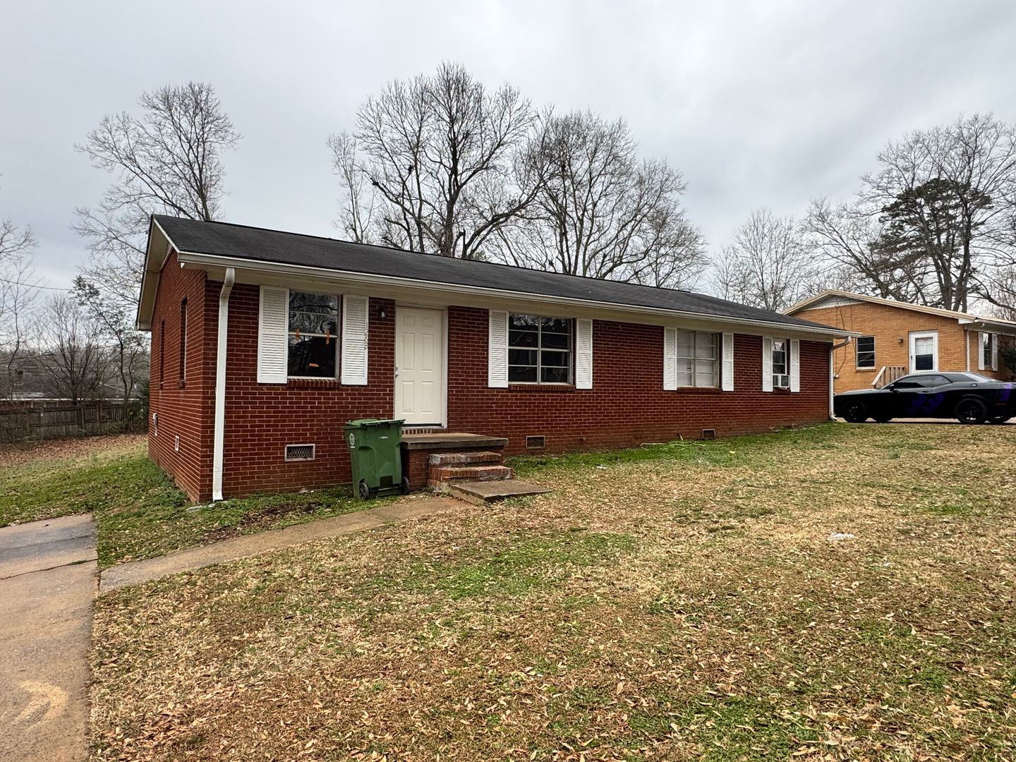 Shelby Apartment: 126 Woodland Ave.