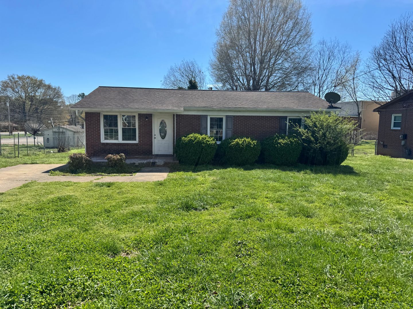 Shelby House: 516 Monroe St