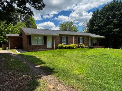 2/1 Duplex near Pinnacle Classical Academy in Shelby, NC – photo 1