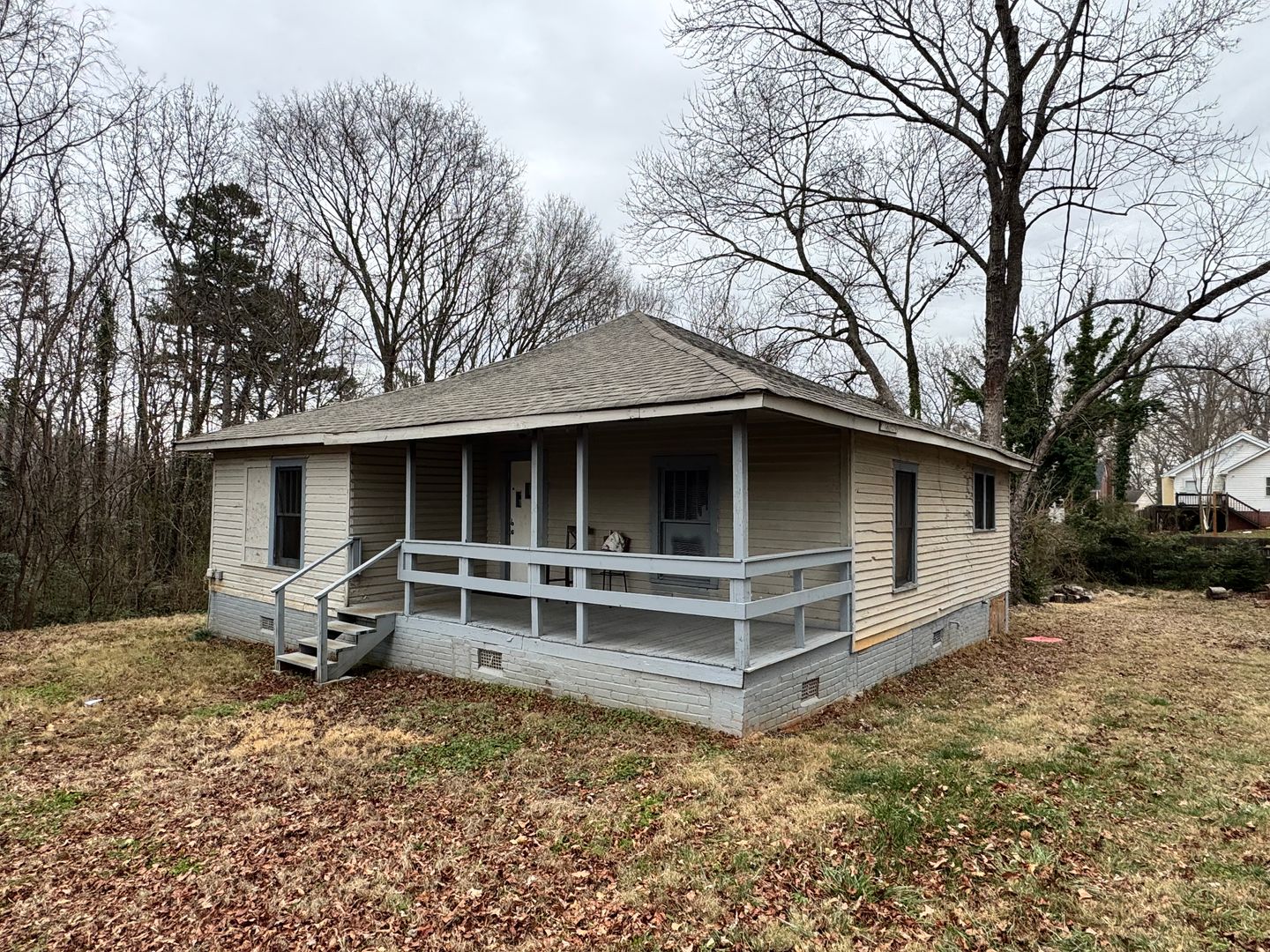 Kings Mountain House: 211 Duke St