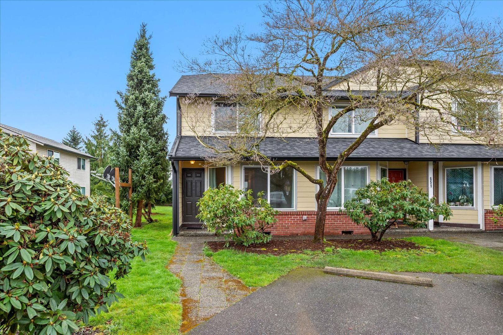 Monroe Townhome: 651 North St - Apt A